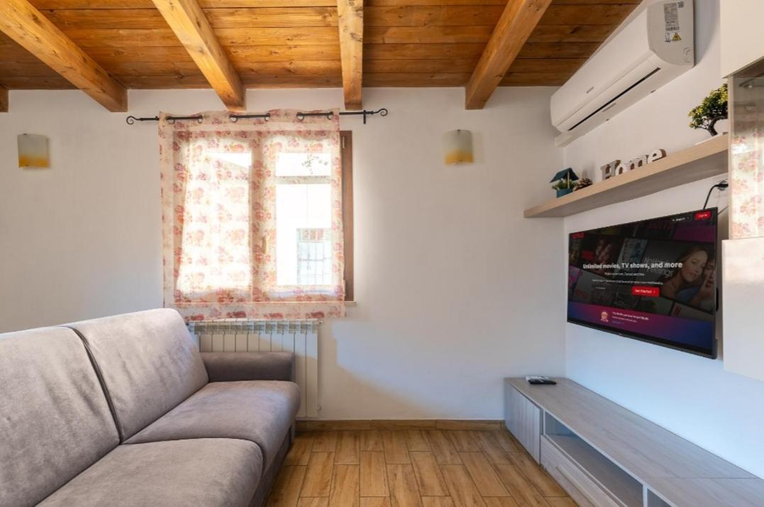 Sunrise Home Φιουμιτσίνο Εξωτερικό φωτογραφία