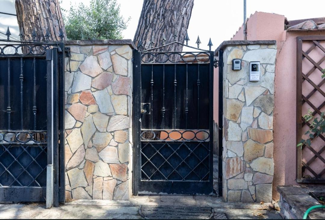 Sunrise Home Φιουμιτσίνο Εξωτερικό φωτογραφία